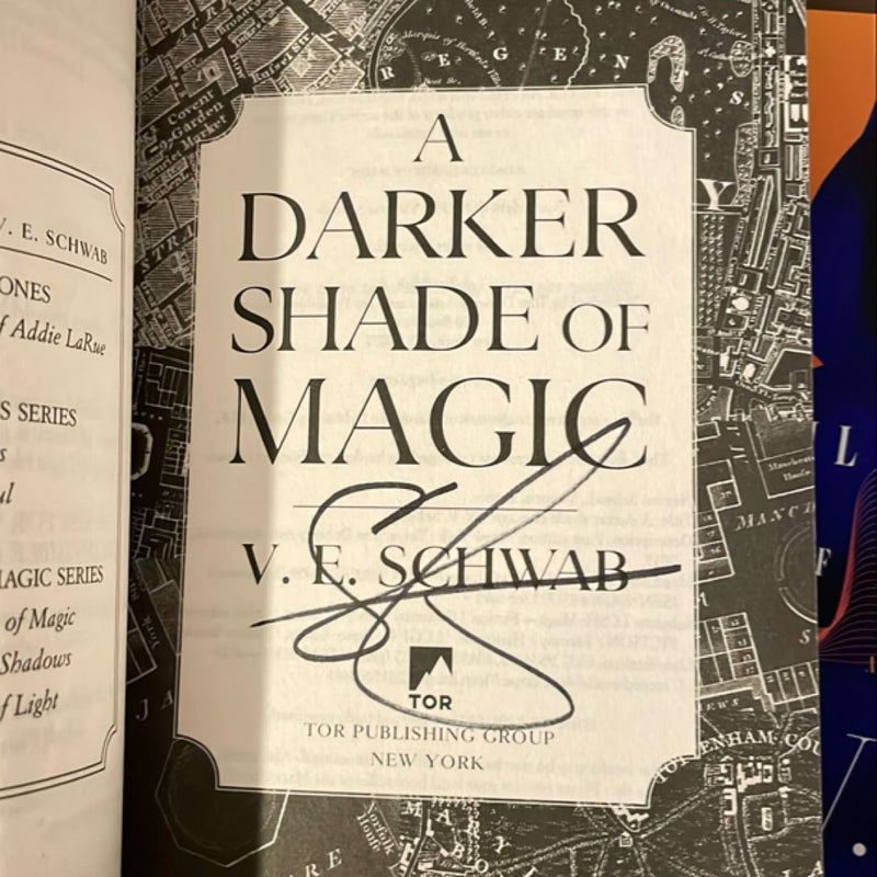 A Darker Shade of Magic *signed*