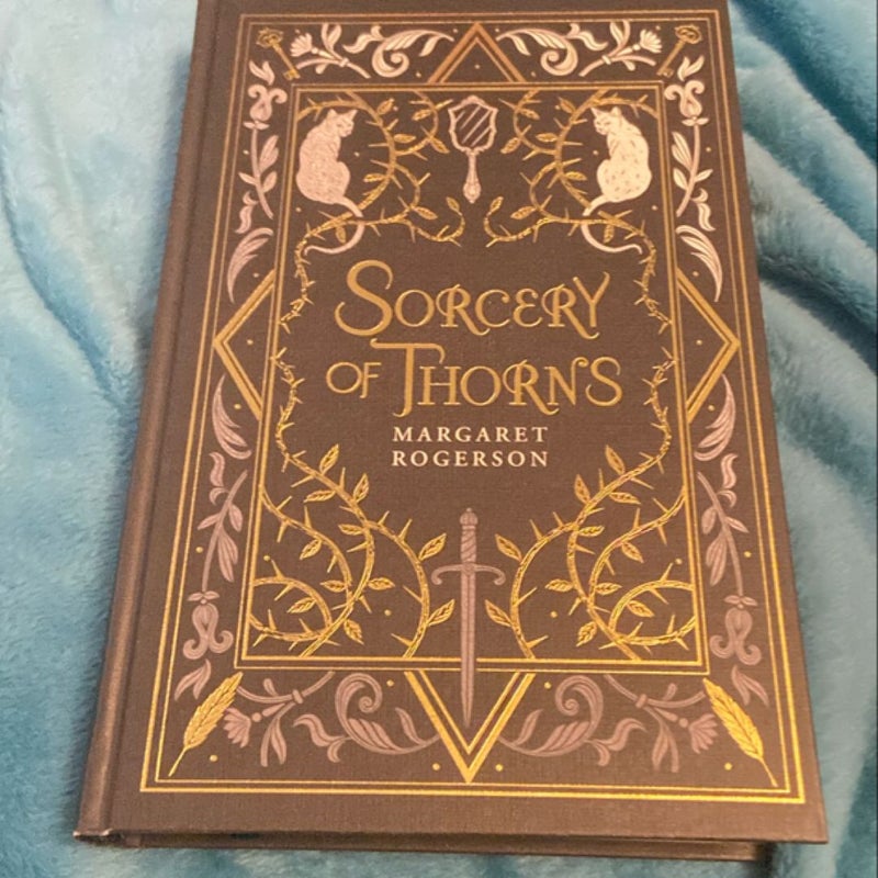 Sorcery of Thorns (FairyLoot)