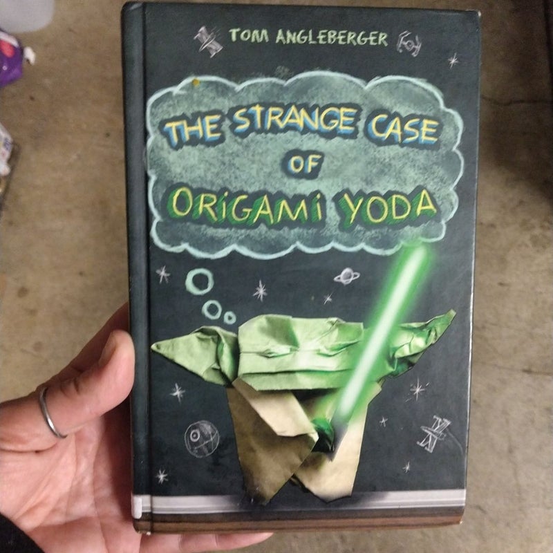 The Strange Case of Origami Yoda (Origami Yoda #1)