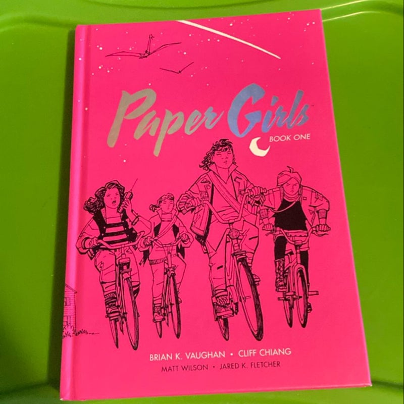 Paper Girls Deluxe Edition Volume 1