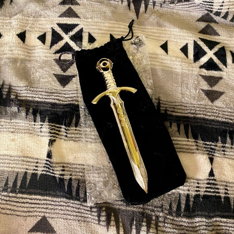 Illumicrate sword replica from Throne of Glass 