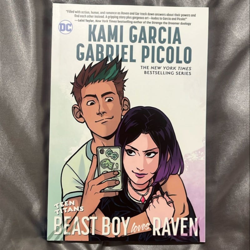 Teen Titans: Beast Boy Loves Raven