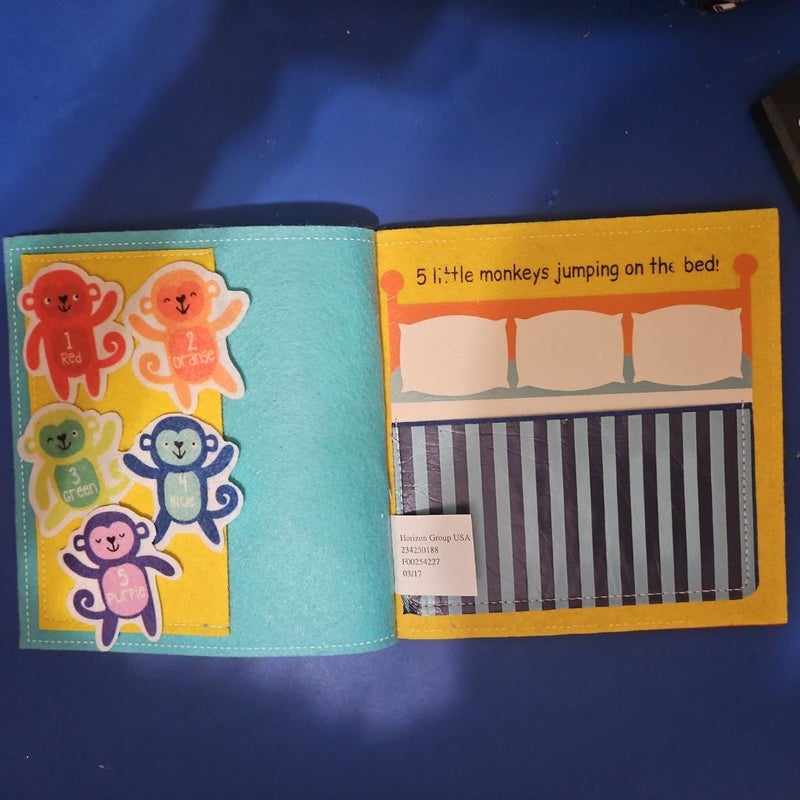 5 LITTLE MONKEYS Felt Book