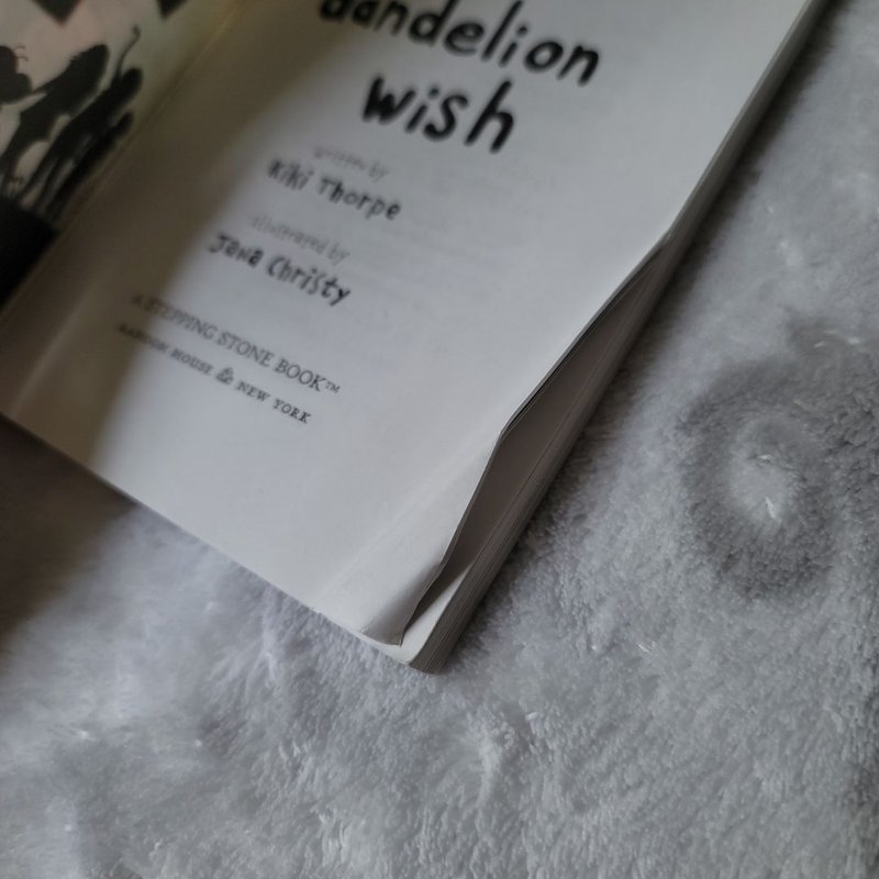 Never Girls #3: a Dandelion Wish (Disney: the Never Girls)