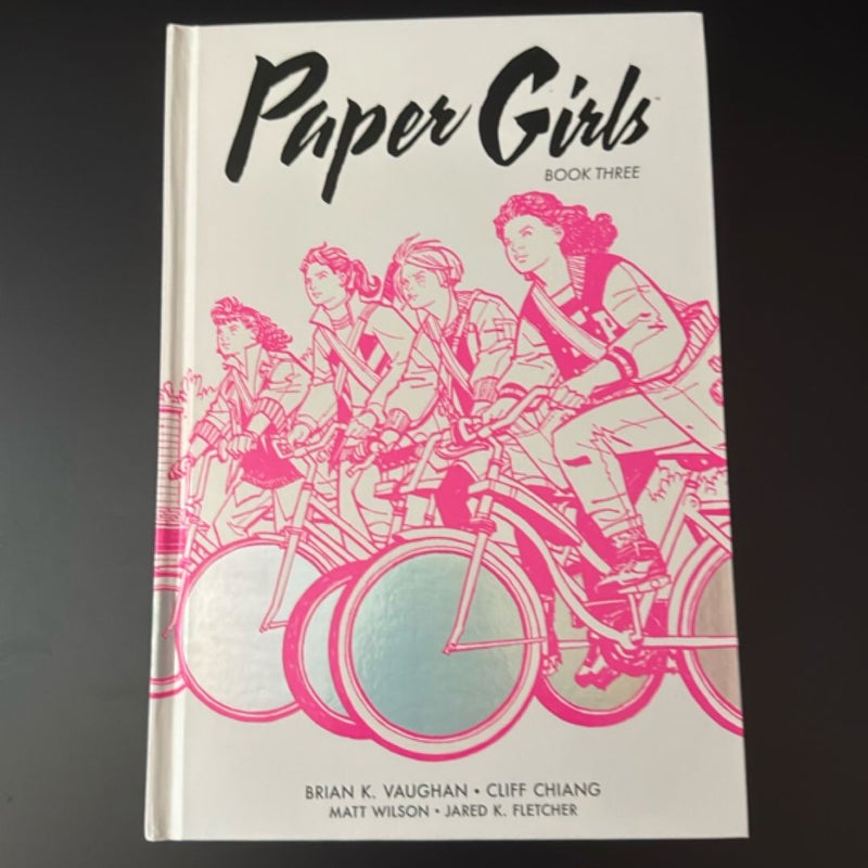 Paper Girls Deluxe Edition, Volume 3