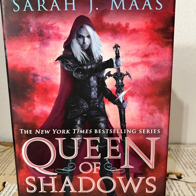 OOP Queen of Shadows by Sarah J. Maas