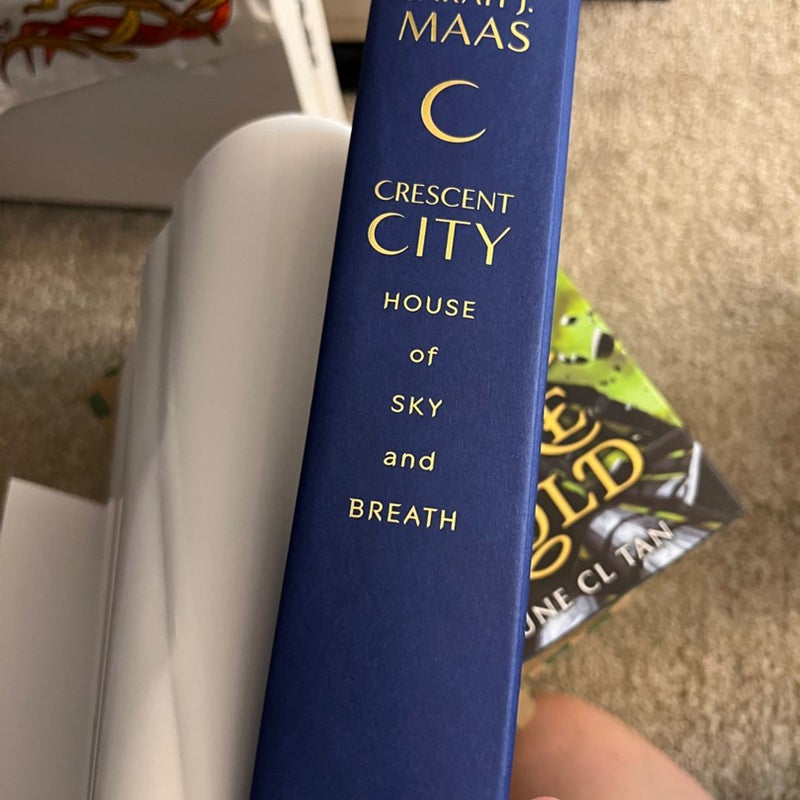 House of Sky and Breath (B&N Exclusive Edition) (Crescent City