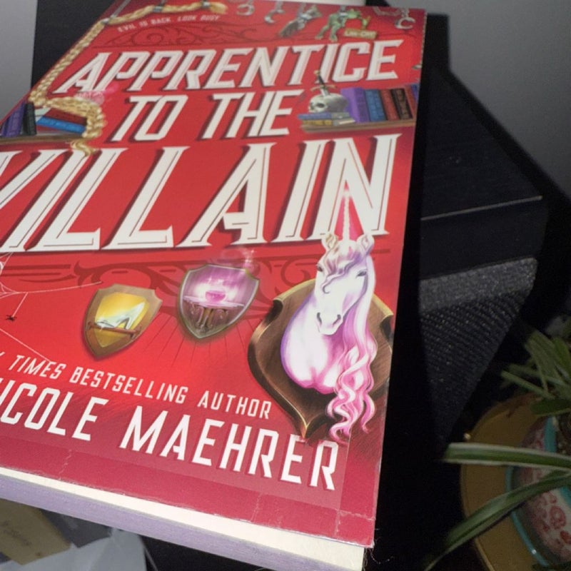 Apprentice to the Villain