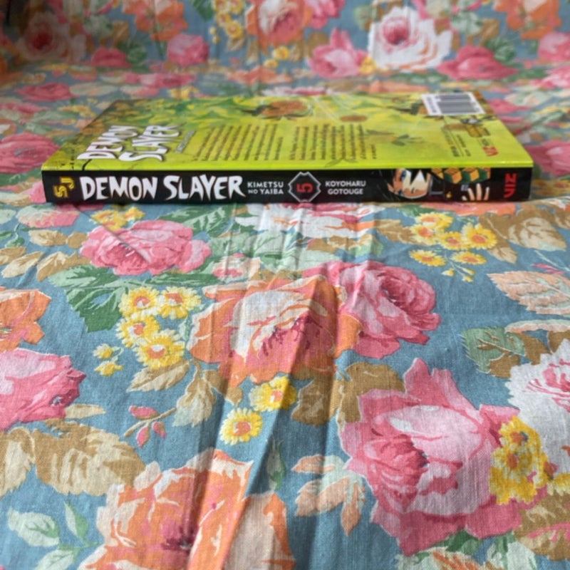 Demon Slayer: Kimetsu No Yaiba, Vol. 5