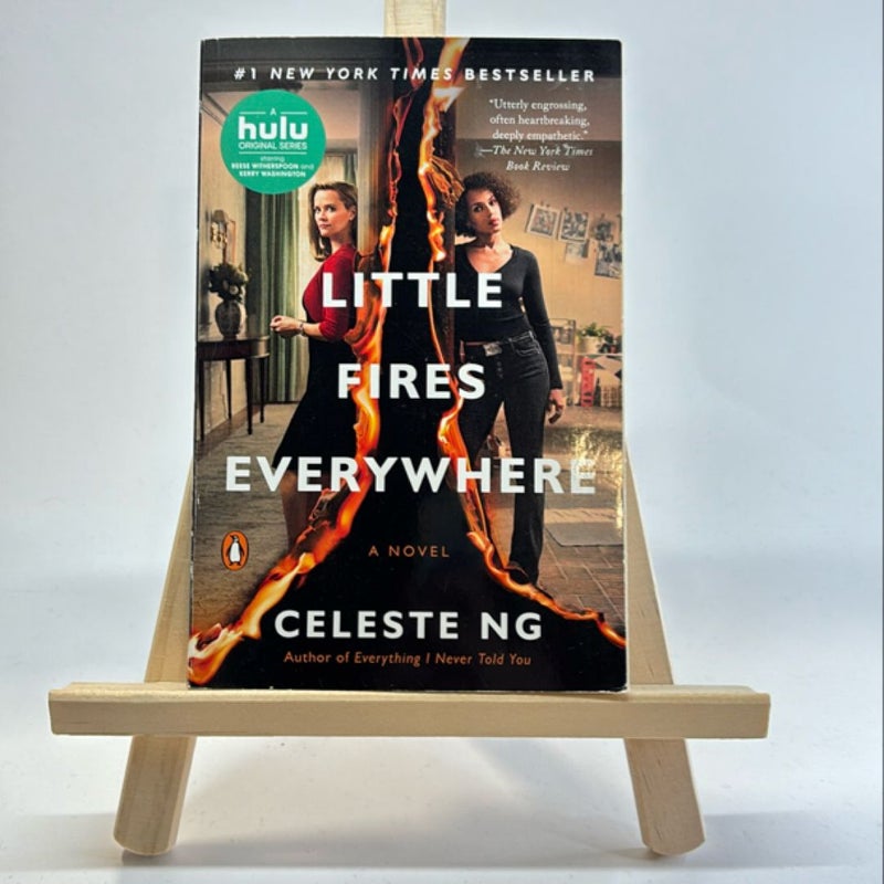 Little Fires Everywhere (Movie Tie-In)