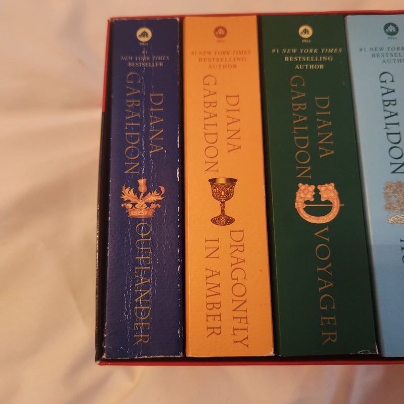 Outlander 4-Copy Boxed Set