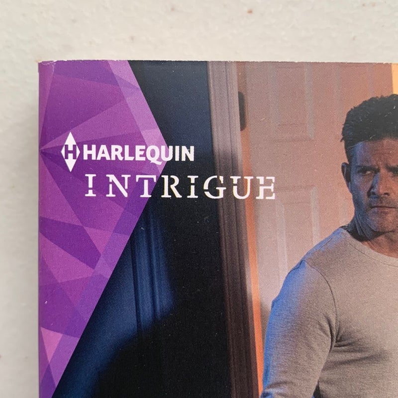 Harlequin Intrigue 5 books, larger print
