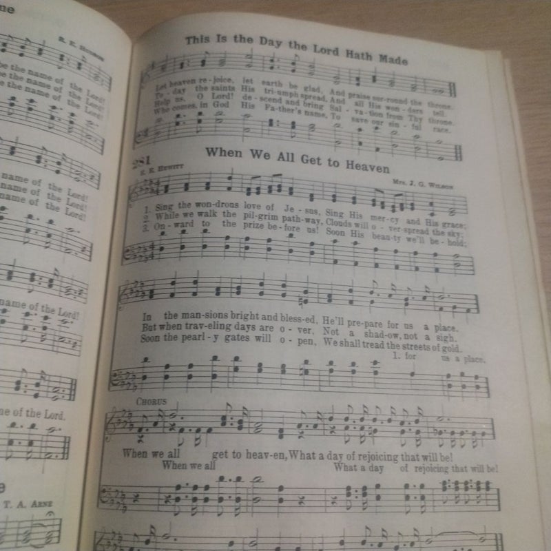 Worn Broadman Hymnal 1940