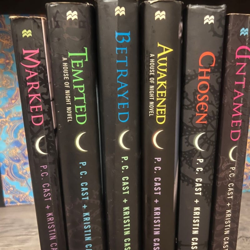 House of Night Bundle - Tempted Marked Betrayed Awakened Chosen & Untamed