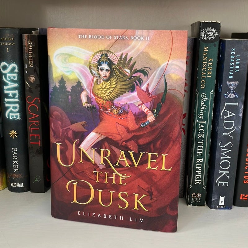 Unravel the Dusk by Elizabeth Lim: 9780593374245 | :  Books