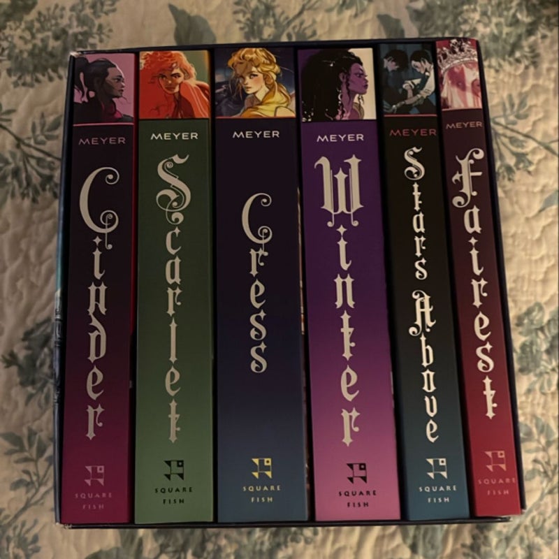 The Lunar Chronicles Boxed Set: Cinder, Scarlet, Cress, Fairest, Stars above, Winter