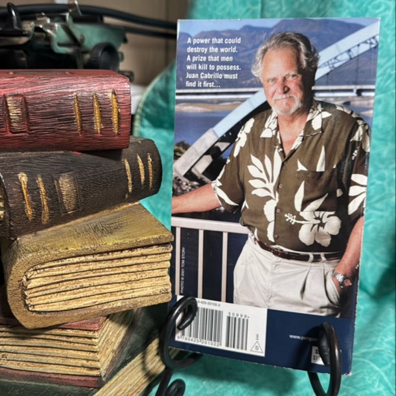 Clive Cussler2 book bundle