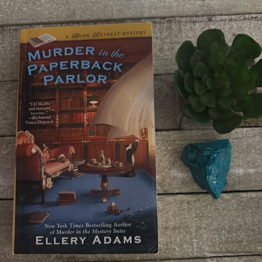 Murder in the Paperback Parlor