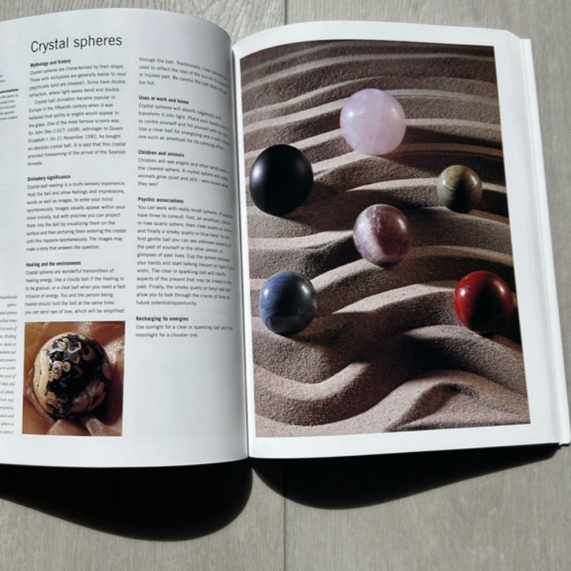 Cassandra Eason's Healing Crystals