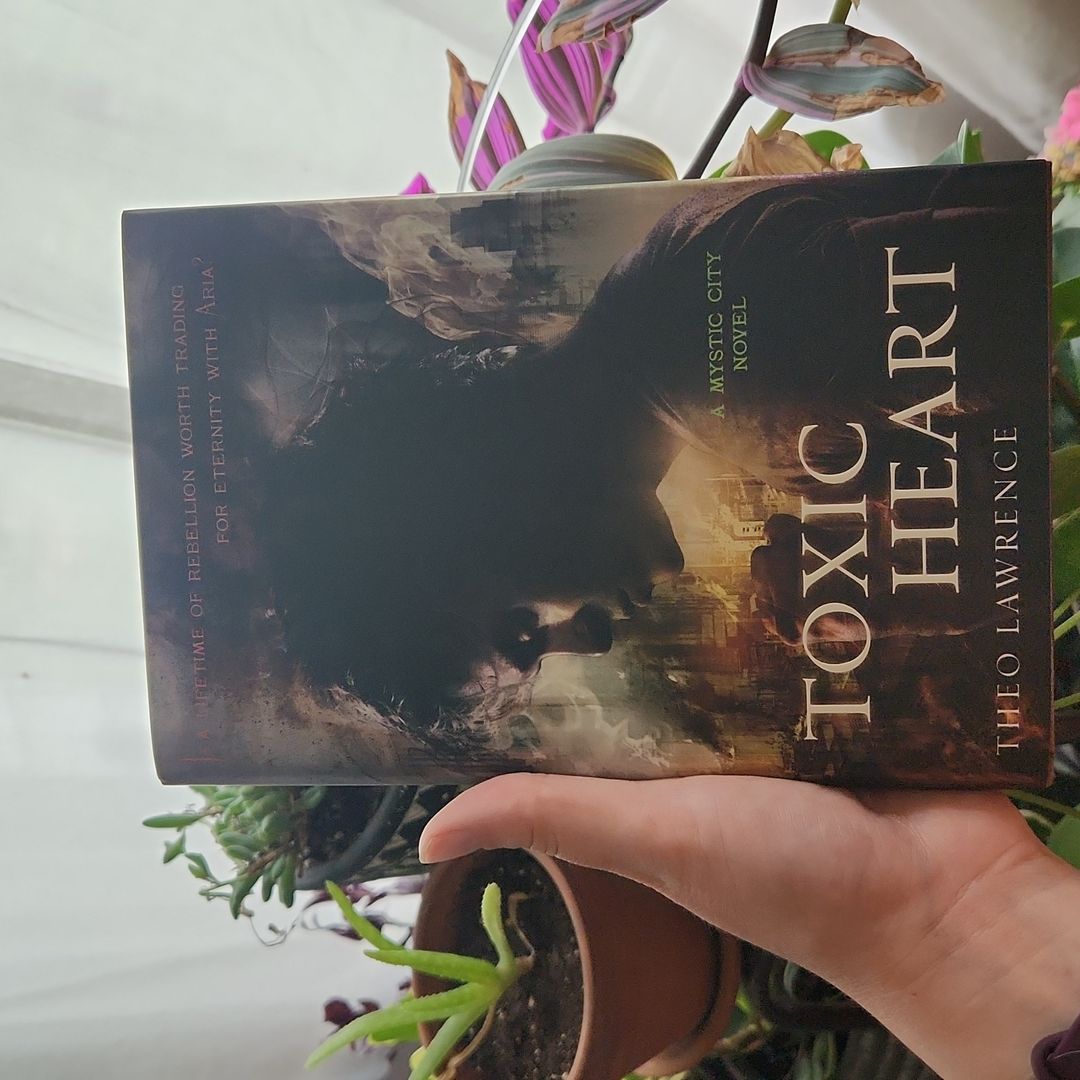 Toxic Heart: a Mystic City Novel