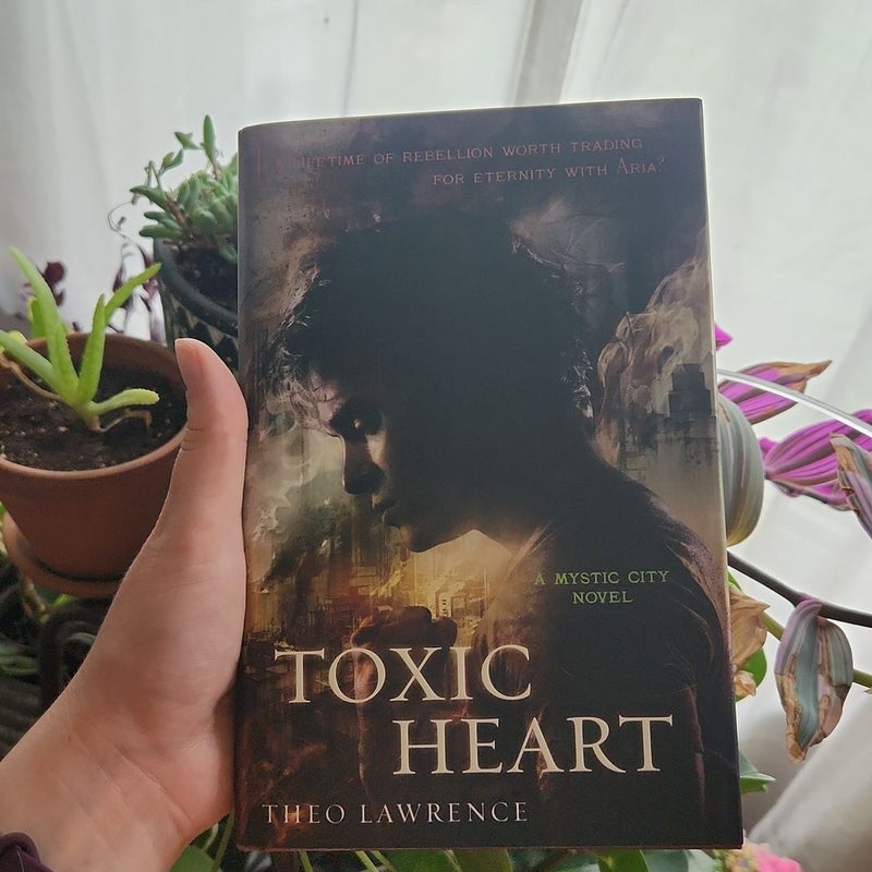 Mystic City & Toxic Heart by Theo Lawrence, Paperback | Pangobooks