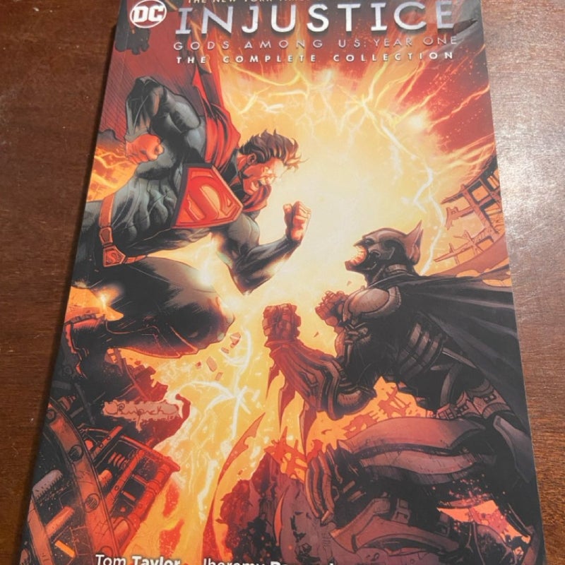 Injustice: Gods among Us Year One: the Complete Collection