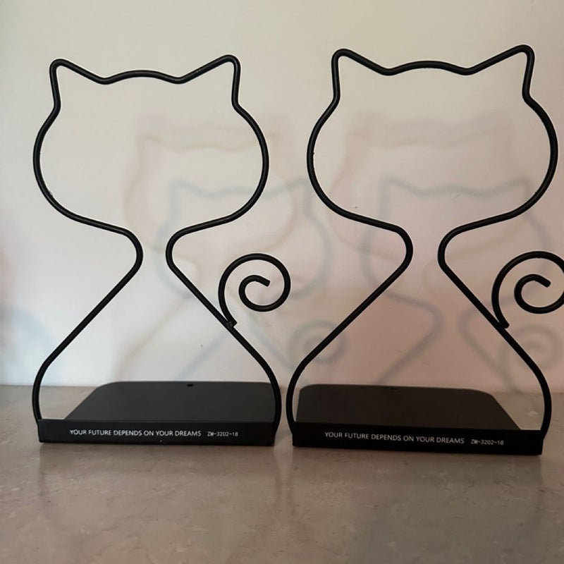 Cat bookends