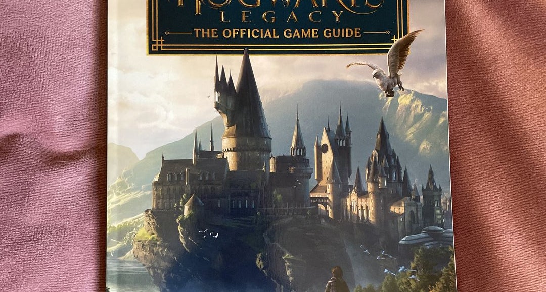 Hogwarts Legacy: The Official Game Guide (Companion Book) [Spiral