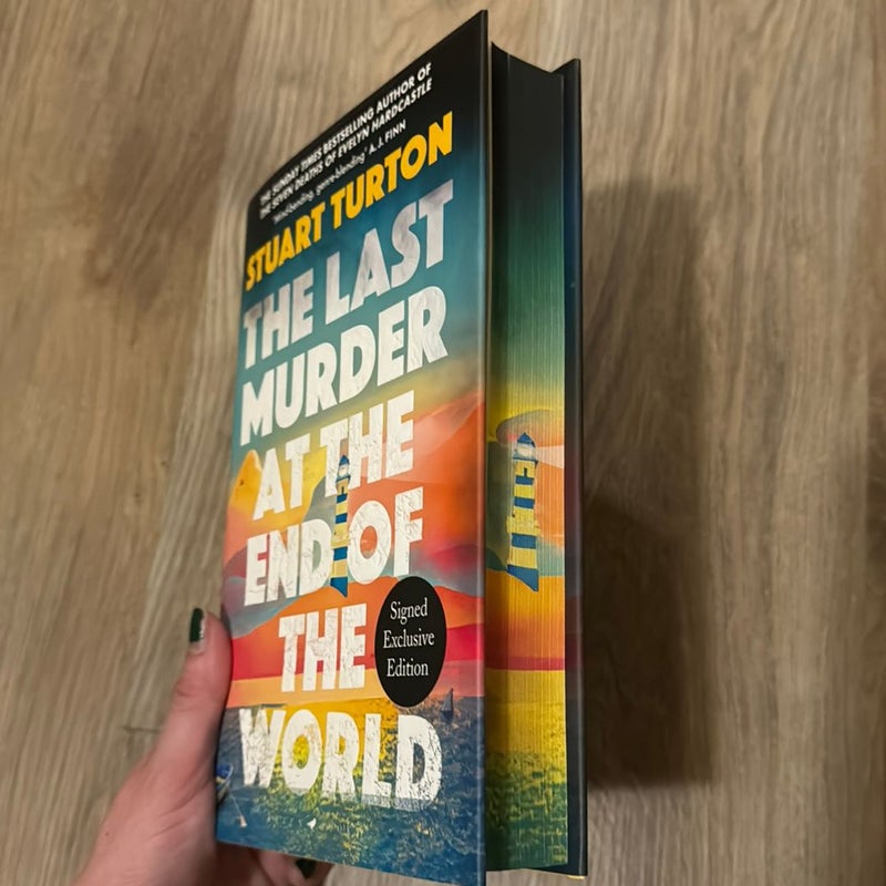 The Last Murder at the End of the World (SIGNED SPECIAL EDITION)