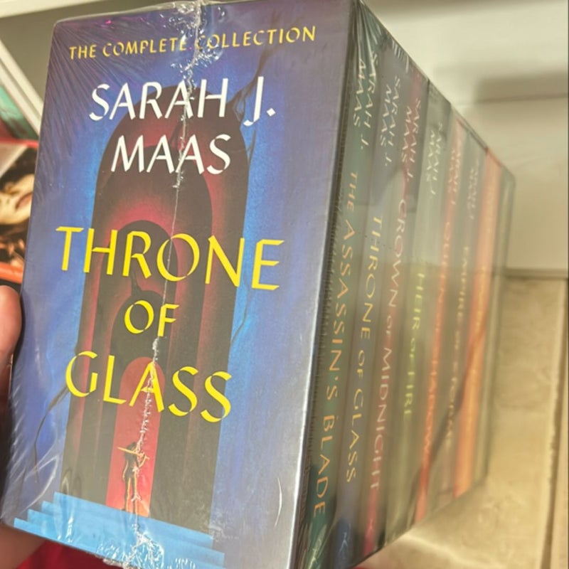 SEALED Throne of Glass Paperback Box Set