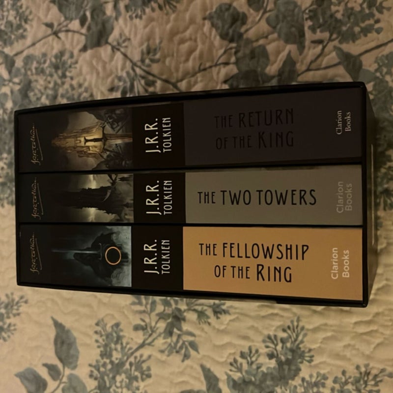 The Lord of the Rings 3-Book Paperback Box Set