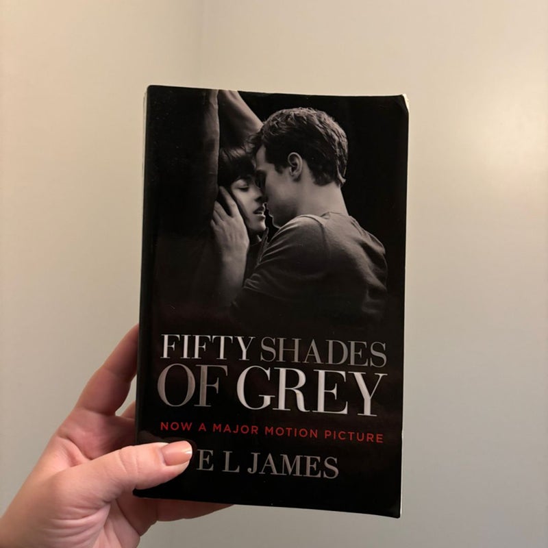 Fifty Shades of Grey (Movie Tie-In Edition)