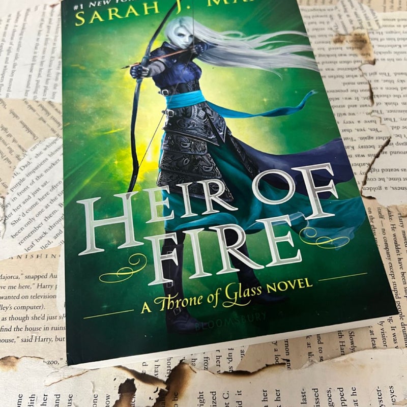 Heir of Fire - Sarah J. Maas (Bloomsbury, 2014) OOP trade paperback edition