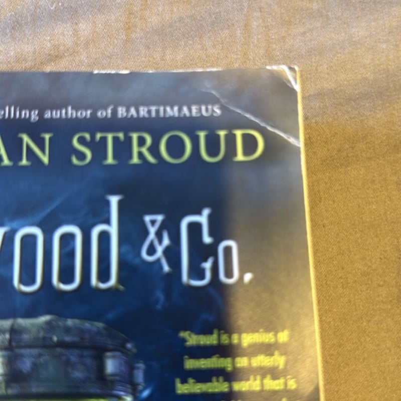 Lockwood and Co. : the Whispering Skull