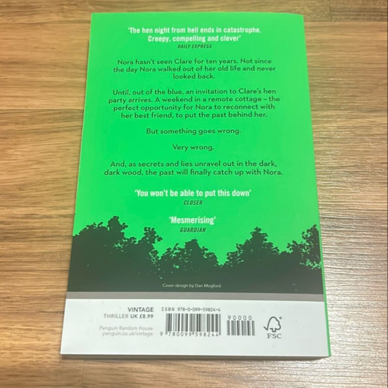 In a Dark, Dark Wood (uk paperback)