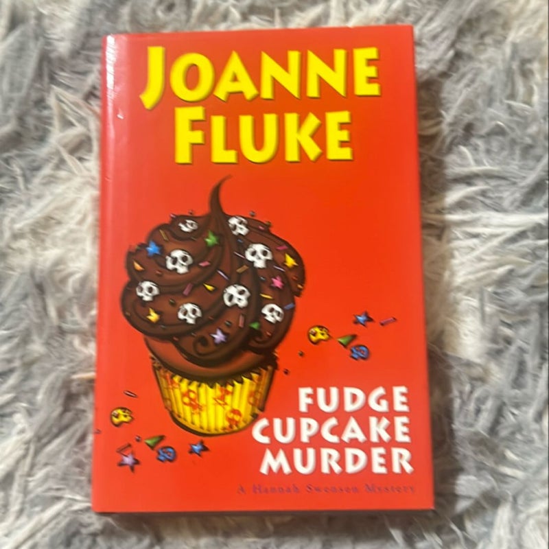 Fudge Cupcake Murder