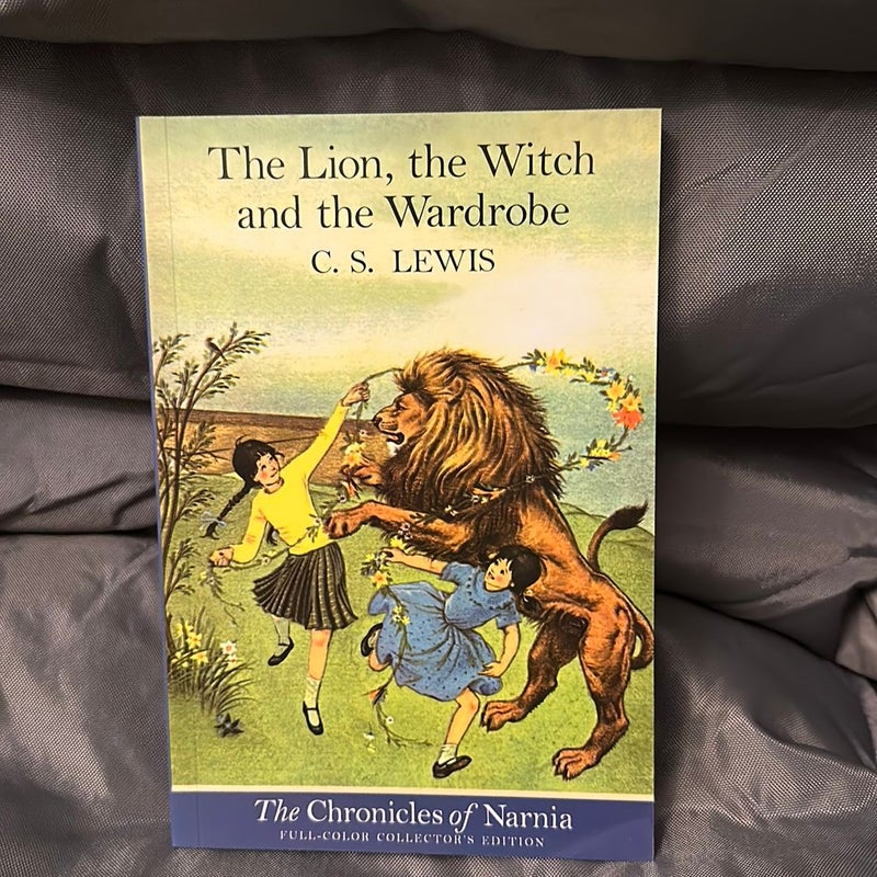 The Lion, the Witch and the Wardrobe: Full Color Edition