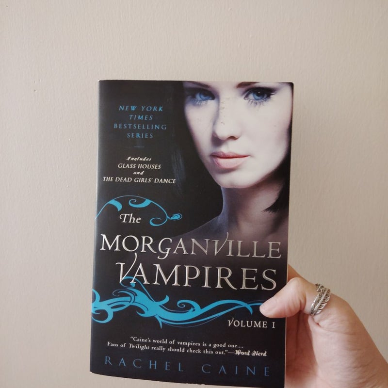 The Morganville Vampires, Volume 1