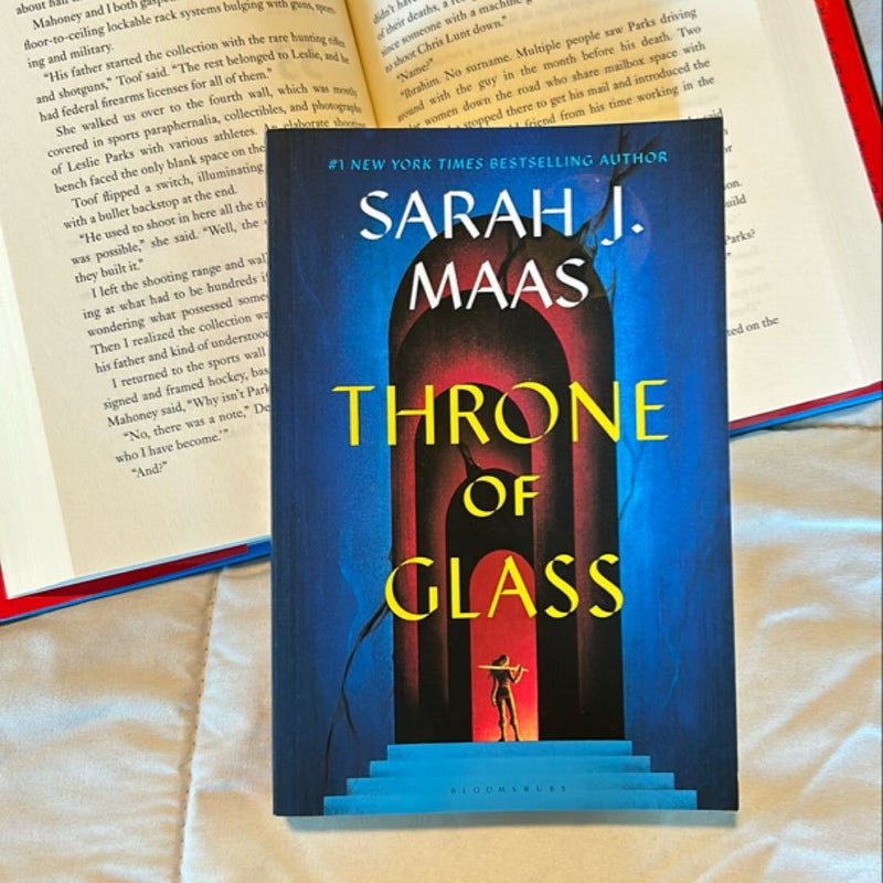 Throne of Glass by Sarah J. Maas, Paperback | Pangobooks