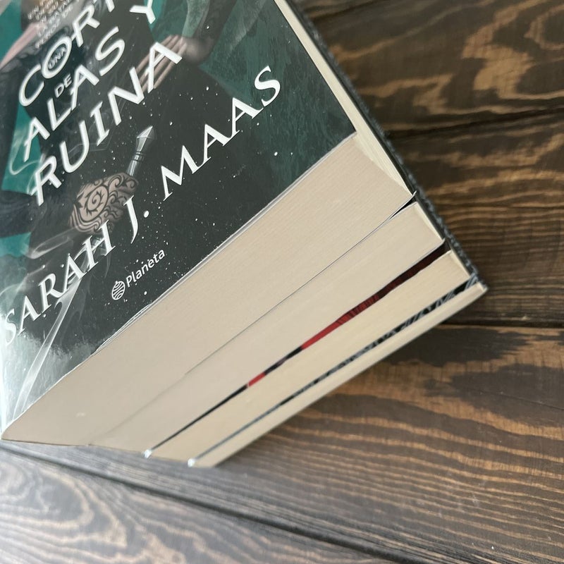 Spanish language set of Sarah J. Maas Books OOP covers