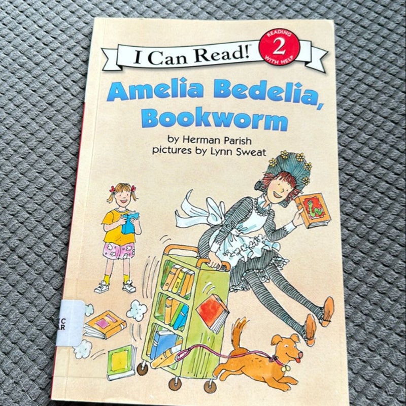 Amelia Bedelia, Bookworm