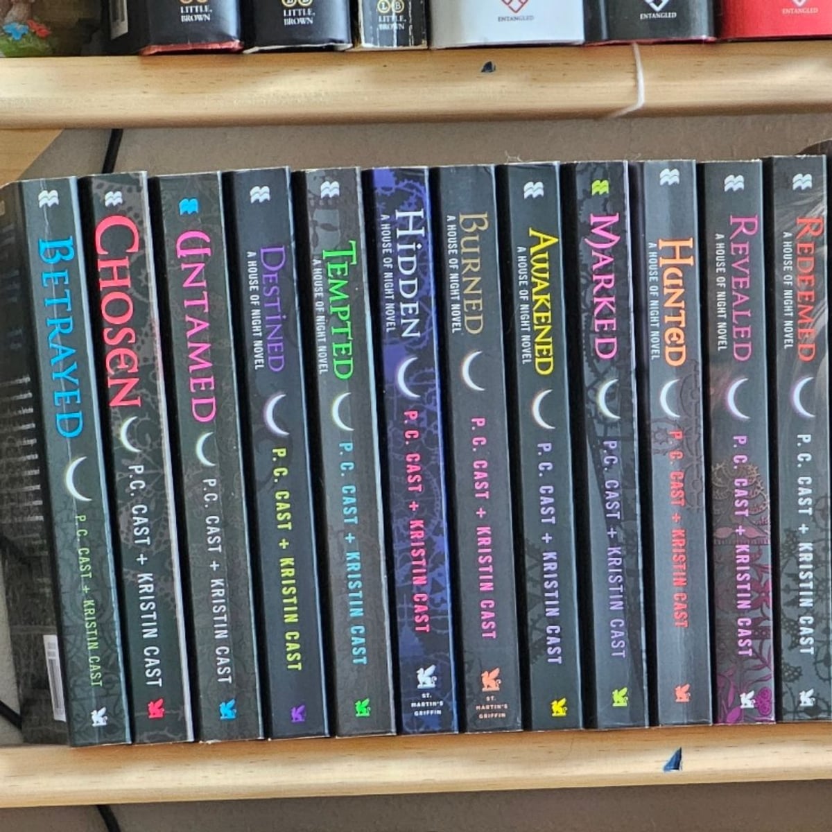 House of night series by P.C. Cast + Kristen Cast, Paperback | Pangobooks