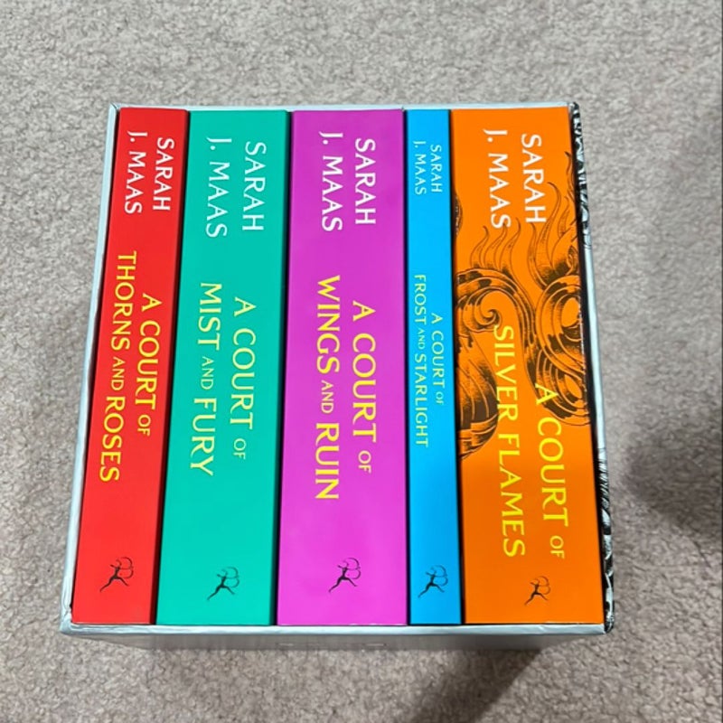 A Court of Thorns and Roses Paperback Box Set (5 Books)