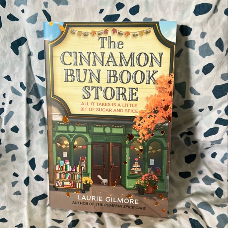 The Cinnamon Bun Book Store (Dream Harbor, Book 2)