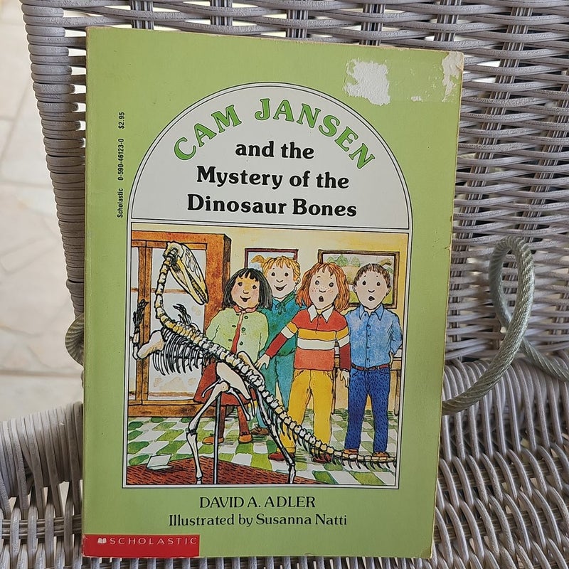 Cam Jansen And The Mystery Of The Dinosaur Bones 