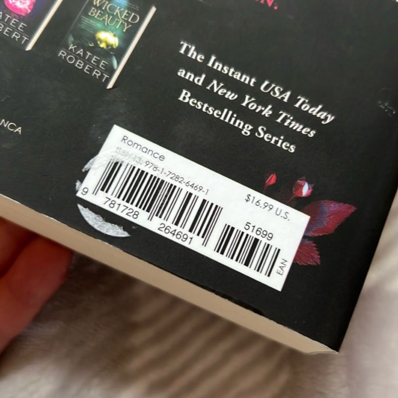 Court of the Vampire Queen SIGNED
