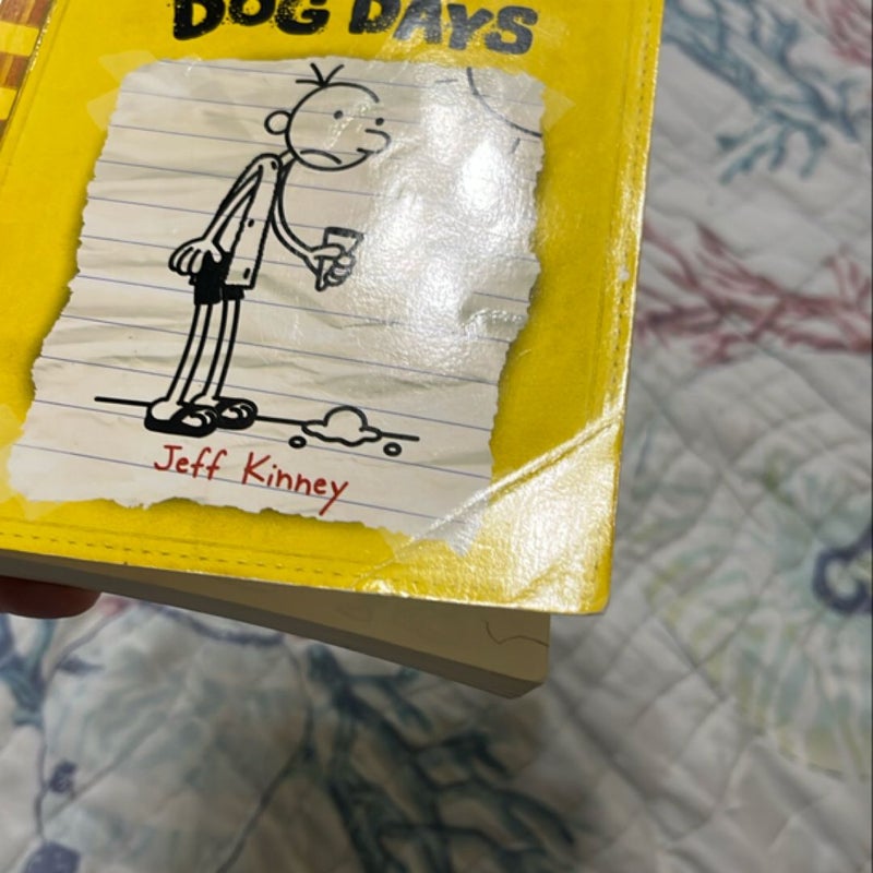 Dog Days (Diary of a Wimpy Kid #4)