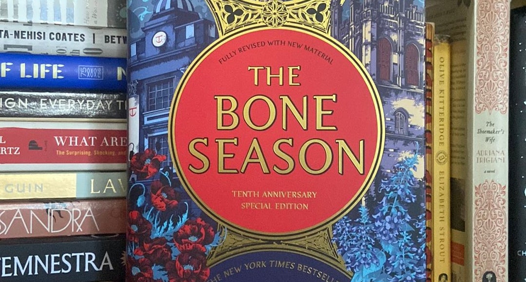 The Bone Season: Tenth Anniversary Edition (The Bone Season, 1): Shannon,  Samantha: 9781639732234: : Books