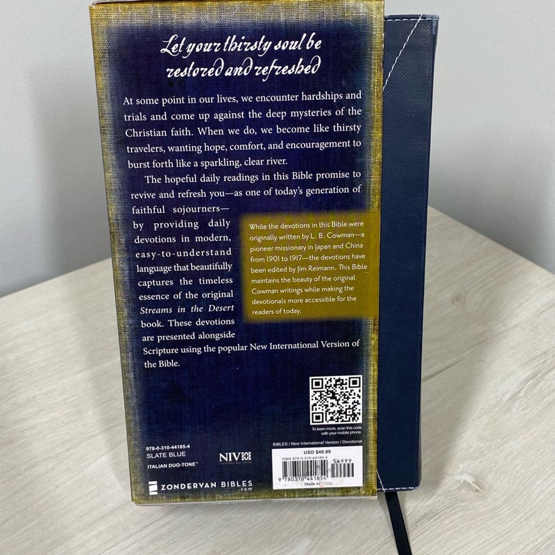 NIV Streams in the Desert Bible