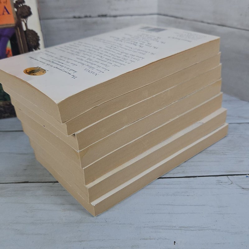 The Chronicles of Narnia Rack Paperback 7-Book Box Set
